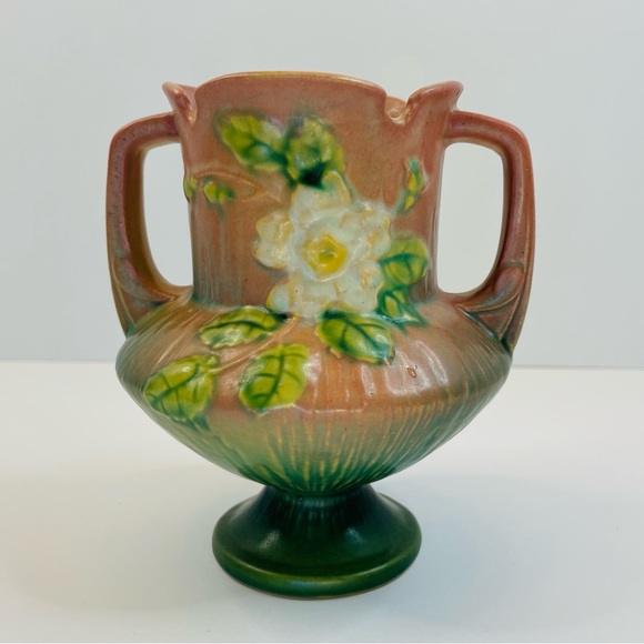 Roseville Pink Dusty Rose with White Rose Pattern Trophy Vase 146-6 - Picture 2 of 5